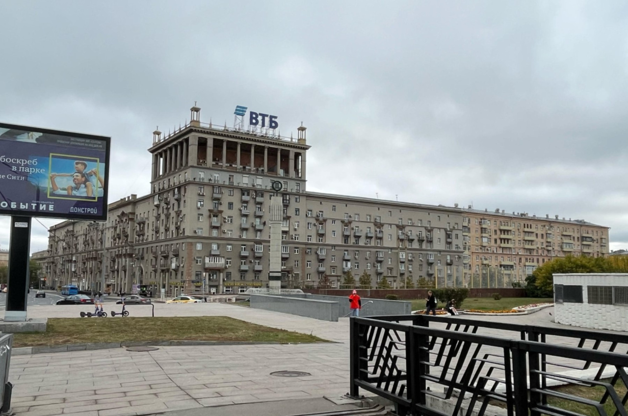 фасад дома, здание по адресу г Москва, Кутузовский пр-кт, д 35